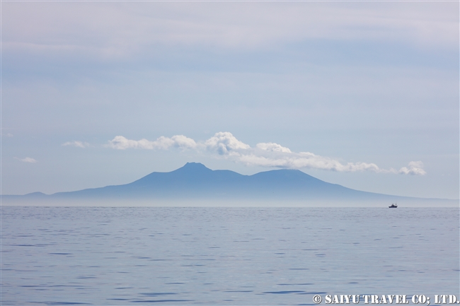 羅臼より望む国後島