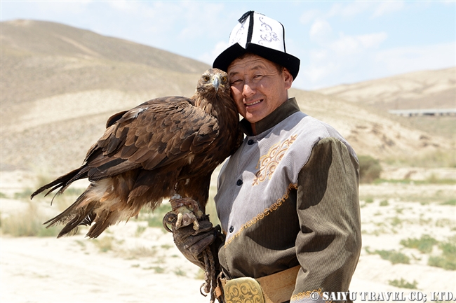 キルギスの鷹匠 Eagle Hunting Show Kyrgyz (4)