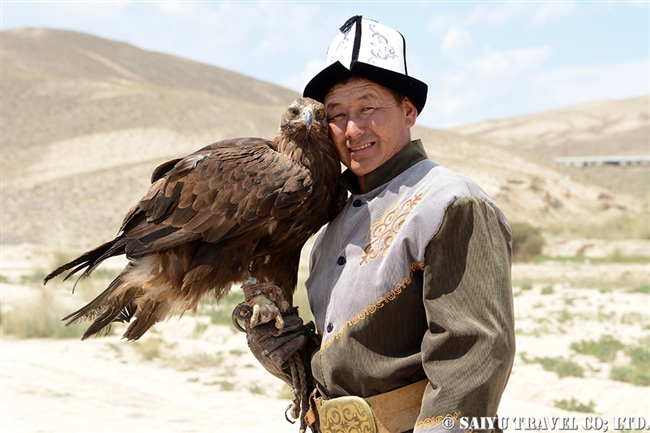 キルギスの鷹匠 Eagle Hunting Show Kyrgyz (4)