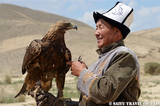キルギスの鷹匠 Eagle Hunting Show Kyrgyz (3)