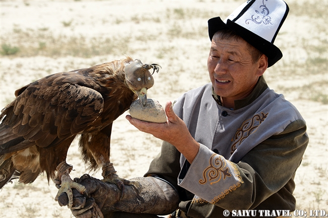 キルギスの鷹匠 Eagle Hunting Show Kyrgyz (10)