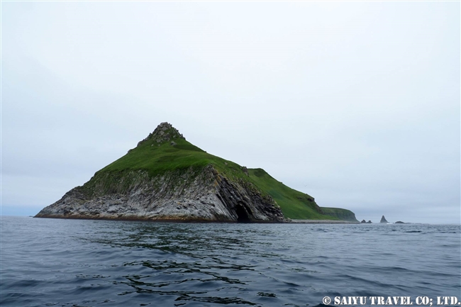 千島列島　ウシシル島　リポンキチャ島 Riponkicha Island (2)