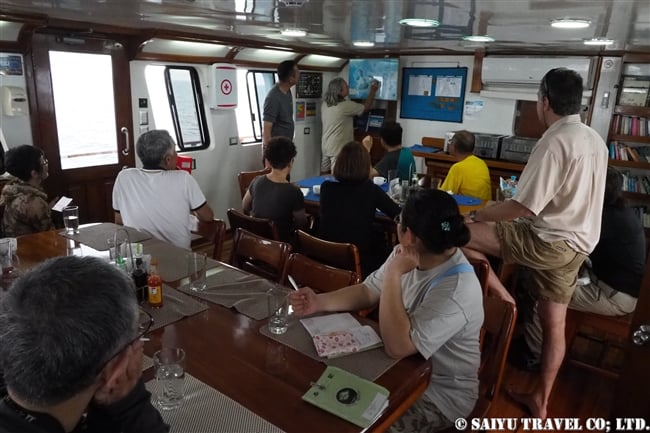 ガラパゴス諸島船の旅　バルトラ島 (9)