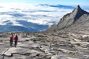レーシア最高峰・キナバル山(4,095m)登頂