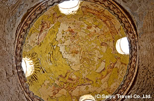 浴室のドームに描かれた北半球の天体・星座図