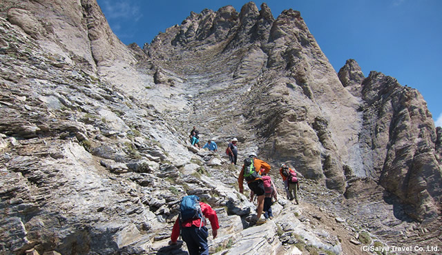 切り立つ岩峰ミティカス・ピークへ挑戦！<br>「ギリシャ最高峰オリンポス山登頂と世界遺産メテオラ」