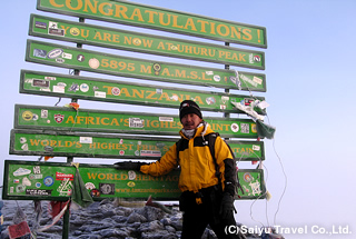 ウフルピーク（5,895m）に到着