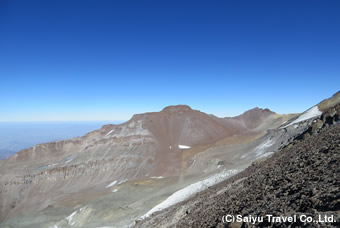 道中から望むレオネラ峰（4,954m）