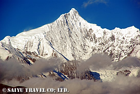 梅里雪山の主峰カワグボ(6,740m)
