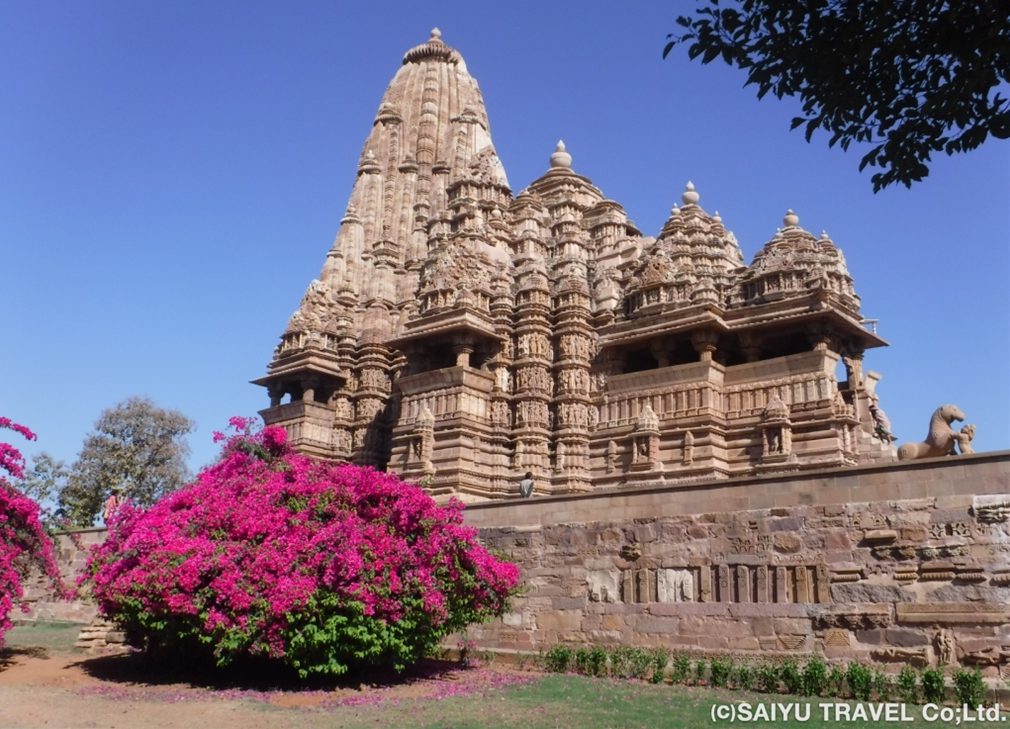 カジュラホ最大の寺院：カンダーリヤ・マハーデーヴァ寺院