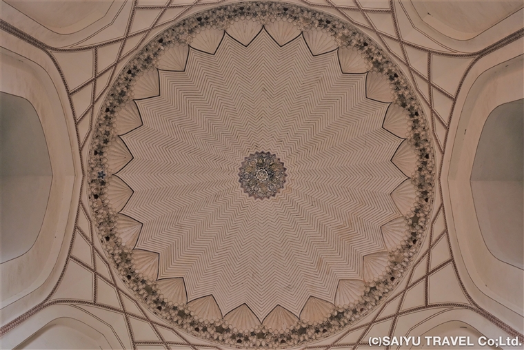 廟の天井装飾