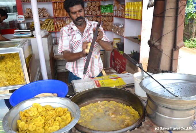 “インド版定食”ターリー＆ミールスとインドのB級グルメ②