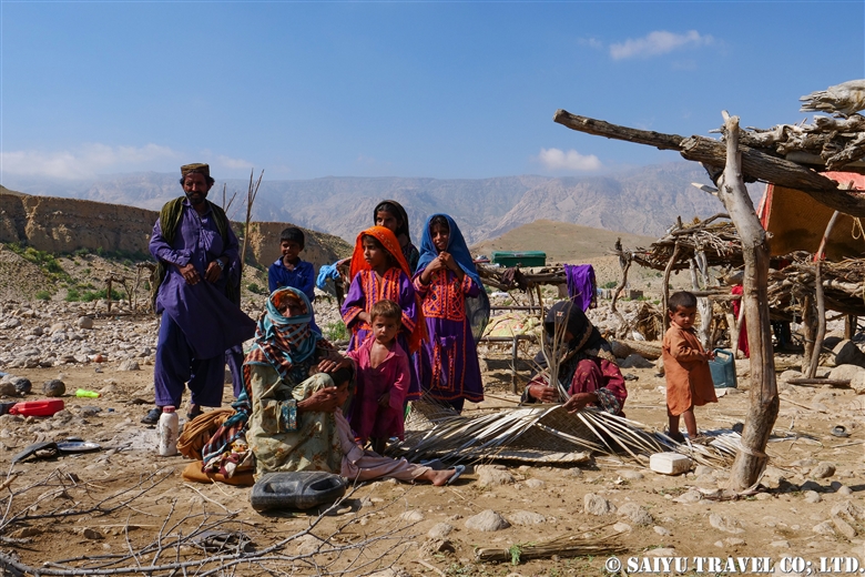 バローチ族の村を訪ねて ゴーラクヒル シンド州 Discover Pakistan