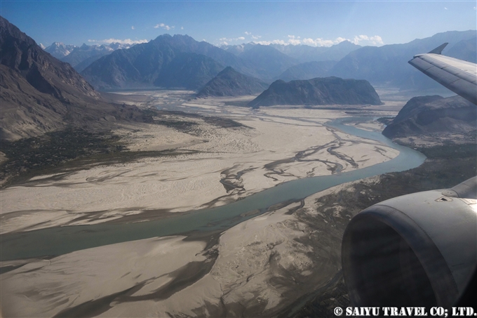 Indus River from ＰK451 インダス川と渓谷 ＰK451便スカルドゥ線より (2)