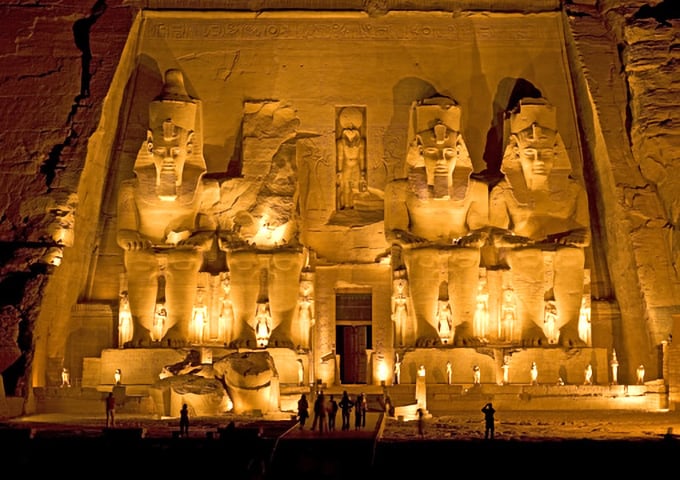 アブシンベル大神殿では「音と光のショー」も見学　©エジプト大使館観光局
