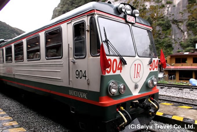 高原列車でマチュピチュヘ