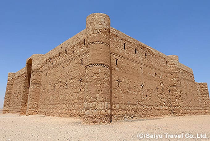 「砂の城」のひとつ、1辺が35mの正方形をしたハラナ城