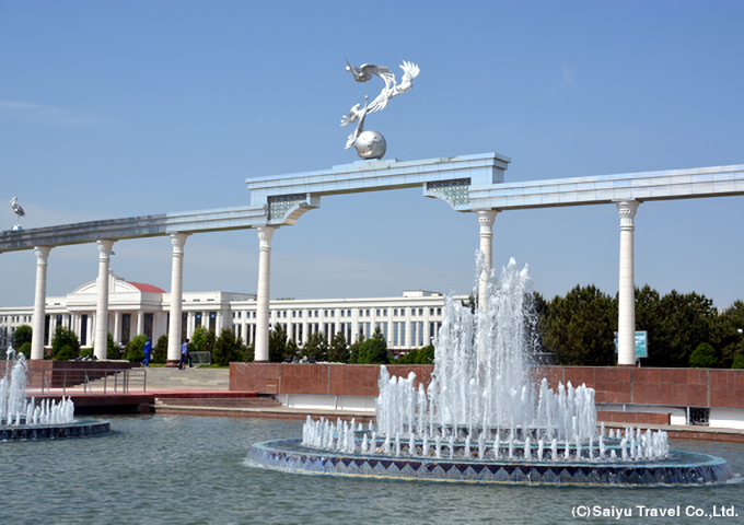 ウズベキスタンの首都タシケントの独立広場