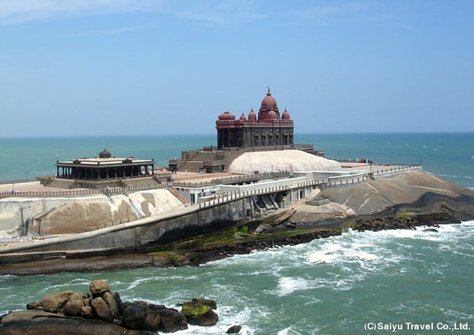 アラビア海・インド洋・ベンガル湾の３の海が出合うコモリン岬