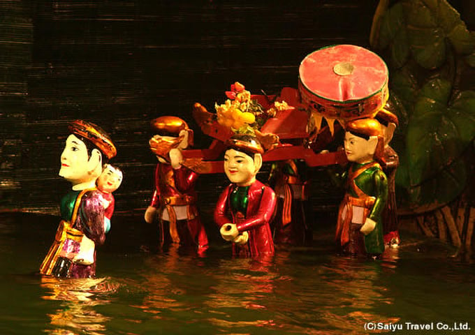 伝統「水上人形劇」の人形