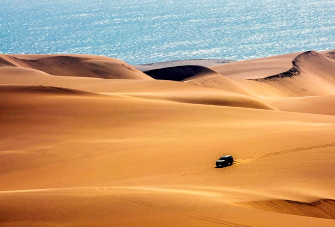 砂漠と大西洋が出会う国 ナミビア 西遊旅行の添乗員同行ツアー 147号