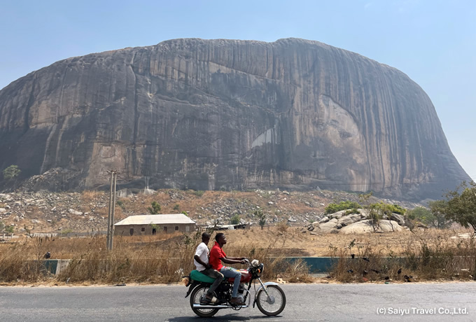 自立不可ナイジェリアヨルバ族鉄製男女オブジェアフリカプリミティブアート 自立不可 ナイジェリアはヨルバ族？鉄製男女のオブジェ アフリカ