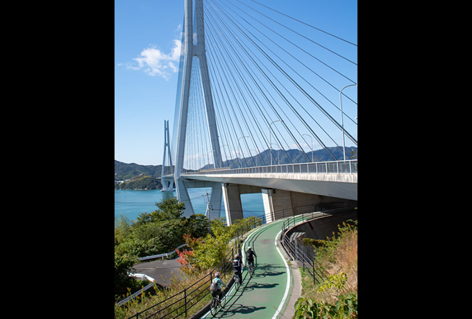 上鶴篤史氏同行シリーズ しまなみ海道サイクリング｜西遊旅行の添乗員