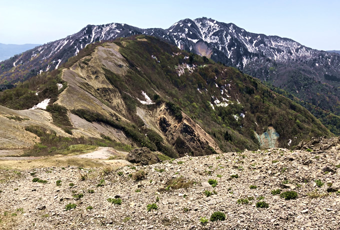 佐渡島 花咲く金北山縦走トレッキングと佐渡周遊の旅 西遊旅行の添乗員同行ツアー 147号