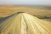 バロチスタン ヒンゴル泥火山世界とインダスハイウェイ