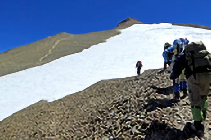 チリ・アンデスの名峰 エル・プロモ（5,430m）登頂