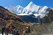 未踏の名峰ヤンマイヨンと梅里雪山ハイキング