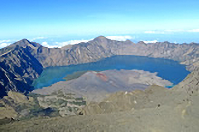 ロンボク島最高峰・リンジャニ山(3,726m)登頂