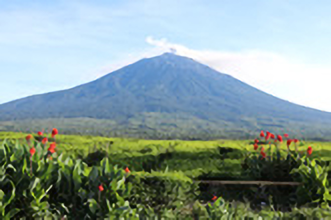 スマトラ島最高峰クリンチ山(3,805m）登頂