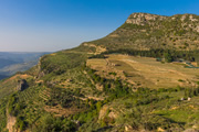 レバノン山脈トレッキングと最高峰サウダ山登頂　Lebanon Mountain Trail