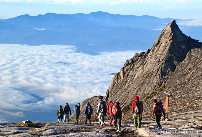 キナバル山(4,095m)
