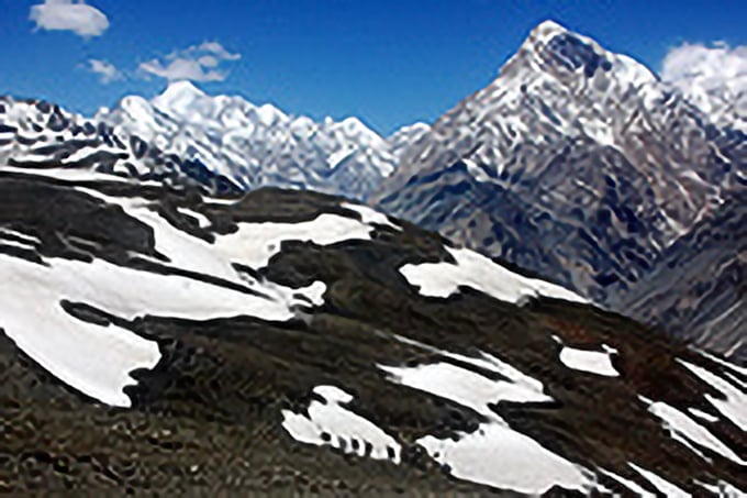 カラーシャの春祭りとヒンドゥークシュ最高峰ティリチミール（7,708ｍ）展望トレッキング