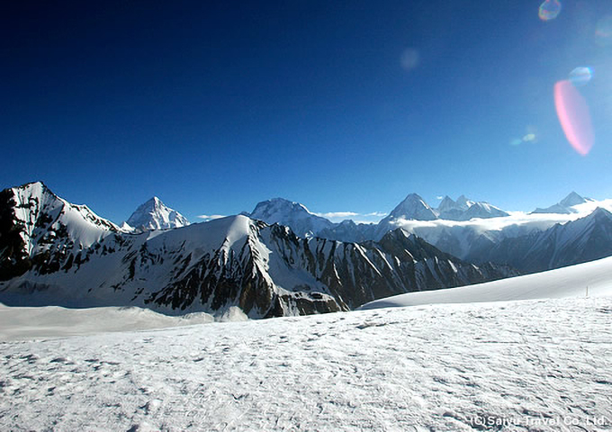 バルトロ氷河最深部 ゴンドゴロ ラ 5 680ｍ を越えてフーシェ谷へ 西遊旅行の添乗員同行ツアー 143号