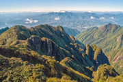 ベトナム最高峰ファンシーパン登頂と世界遺産ハロン湾クルーズ